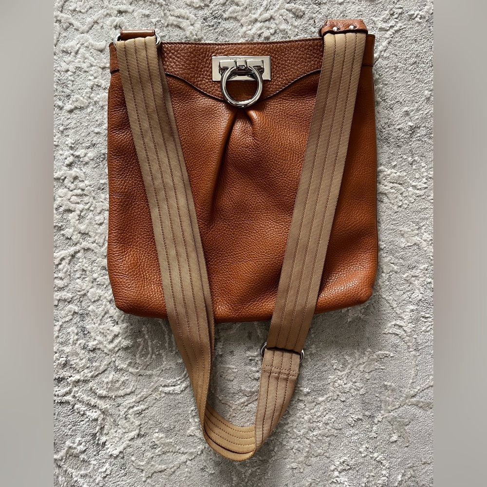Salvatore Ferragamo Gancini Shoulder Bag Brown - Picture 8 of 13